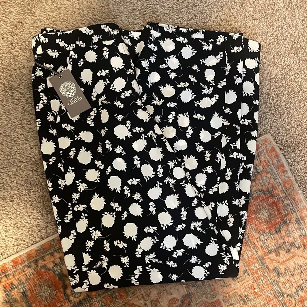 Brand new Vince camuto floral patterned pants!